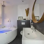 Cosy Bernard With Jacuzzi Relaxation & Style *