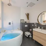 Cosy Bernard With Jacuzzi Relaxation & Style Apartment *