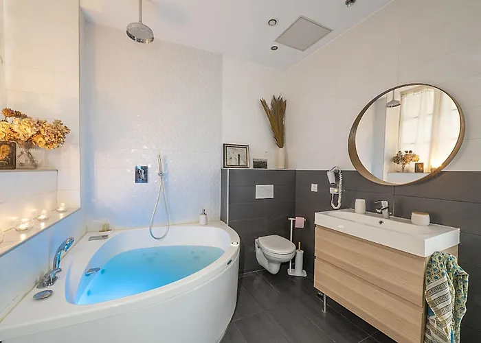 Cosy Bernard With Jacuzzi Relaxation & Style 公寓 *